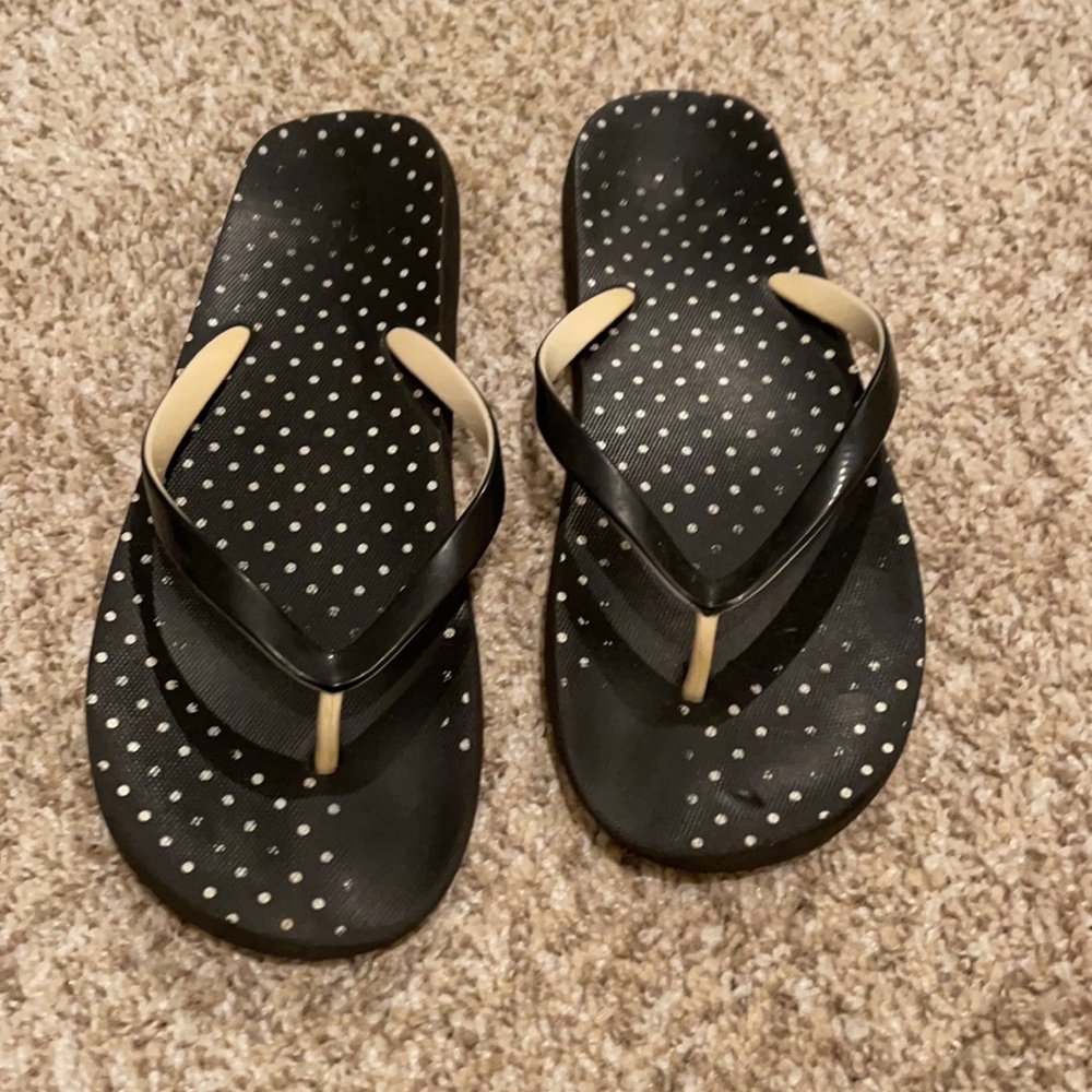 Old Navy Black and Cream Polka Dot Flip Flop Sandals